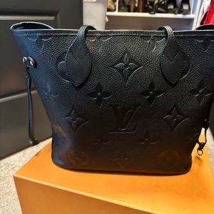 Louis Vuitton Black Leather Neverfull MM